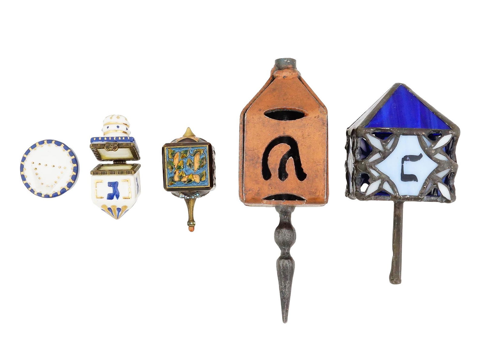 GROUP OF VINTAGE DREIDELS VARIOUS DESIGNS AND MATERIALS (1 of 7)