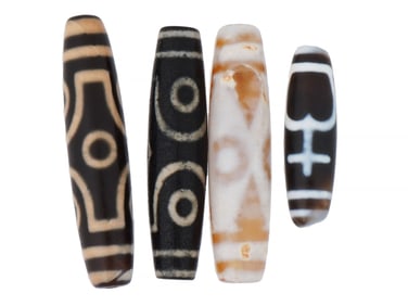GROUP OF TIBETAN HAND CARVED JADE AGATE STONE BEADS