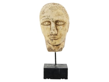 ANTIQUE GRAND TOUR LIMESTONE HEAD SCULPTURE ON STAND