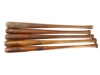 LOT OF 5 WINNER BRAND BASEBALL BATS: A mixed lot of Winner baseball bats, featuring various models and lengths. This collection includes both vintage and newer examples, reflecting the craftsmanship and utility associated with the Winner