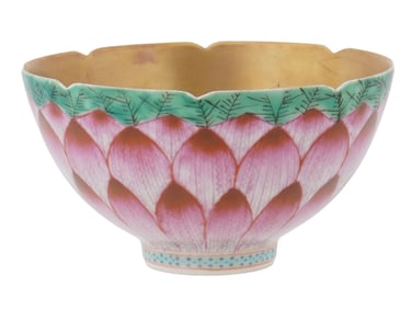 CHINESE YONGZHENG FAMILLE ROSE PORCELAIN LOTUS BOWL