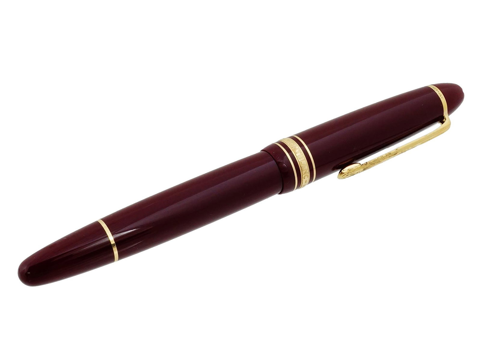 MONTBLANC MEISTERSTUCK 166 LEGRAND BORDEAUX MARKER: A vintage Montblanc Meisterstuck 166 Legrand Bordeaux document highlighter marker, featuring a sleek, minimalist design. The marker has a burgundy-colored body with gold-tone accents. It is marked Mon