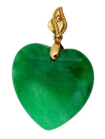 VINTAGE CARVED JADE PENDANT WITH GOLD PLATED FITTINGS