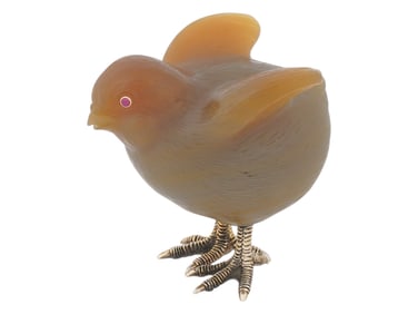 RUSSIAN CARVED HONEY AGATE CHICK FIGURE W GOLD RUBY EYES