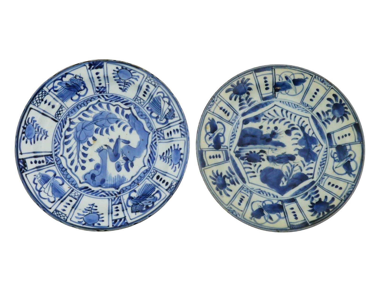 ANTIQUE CHINESE MING DYNASTY KRAAK PORCELAIN PLATES