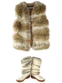 LOT OF AMERICAN WOMENS SUPERIOR FOX VEST AND BOOTS