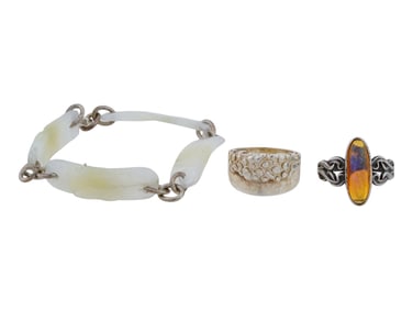 COLLECTION OF COSTUME JEWELRY BRACELET AND RINGS