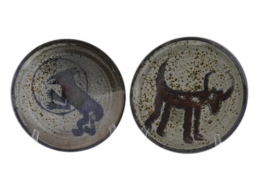 PAIR OF PRIMITIVE ARTISTIC GLAZED CERAMIC PLATES