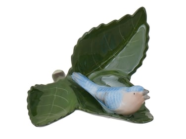 VINTAGE HEREND PORCELAIN FIGURINE GOLDFINCH ON A LEAF