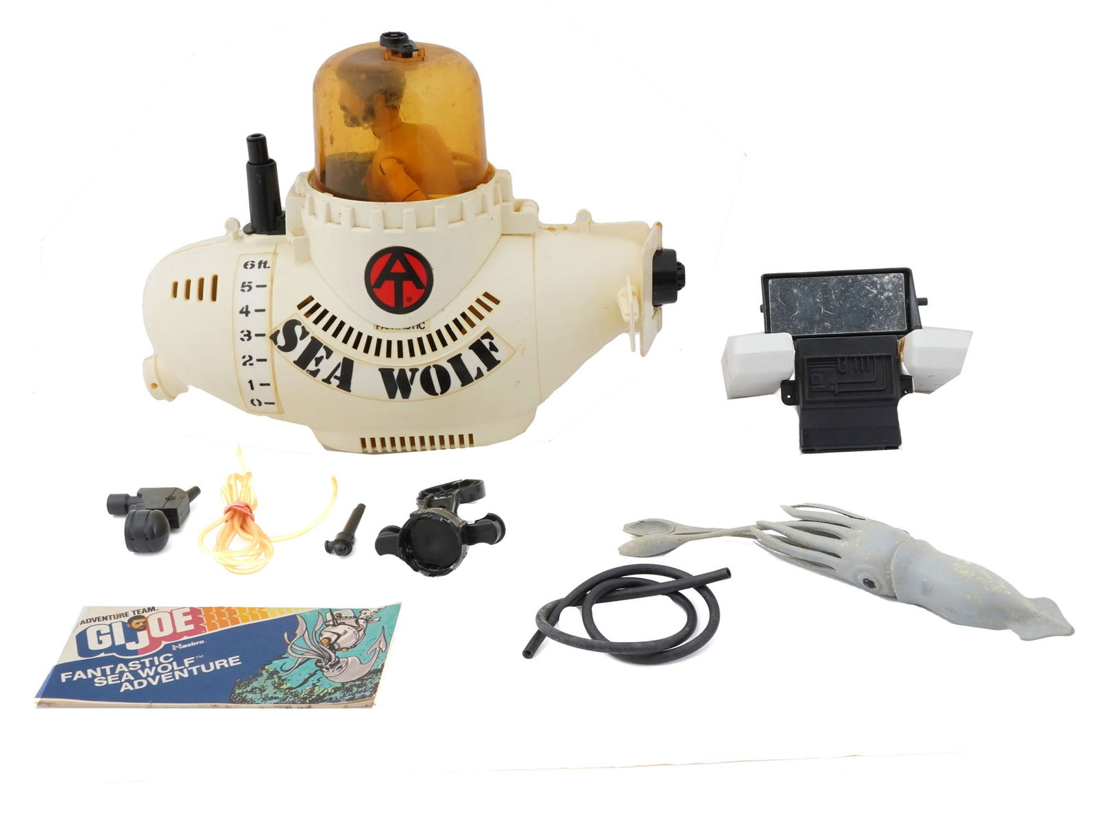 GI JOE ADVENTURE TEAM FANTASTIC SEA WOLF TOY SET 1975 (1 of 8)