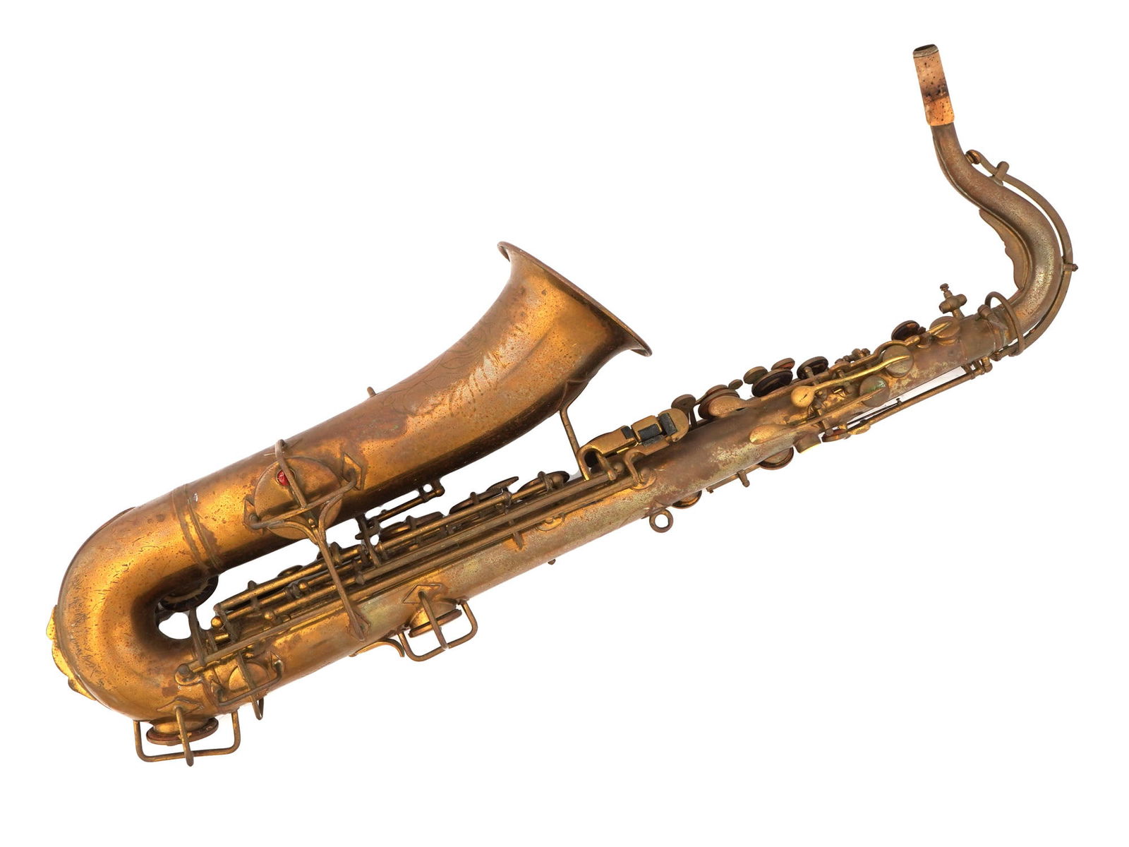 VINTAGE AMERICAN BUESCHER ENGRAVED SAXOPHONE: A vintage American Buescher saxophone. The saxophone is adorned with engraving features a foliage motif and inscribed The Buescher Elkhart Ind. Vintage Saxophones And Musical Instruments For Collector
