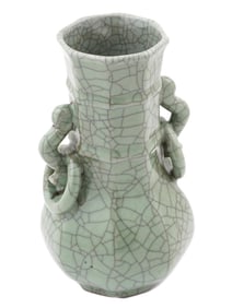 CHINESE QING CELADON CRACKLE GLAZE PORCELAIN VASE