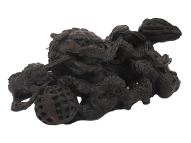 ANTIQUE CHINESE GUARDIAN LION DOG WITH PUPS