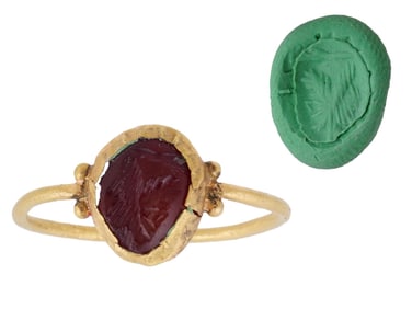 ANCIENT ROMAN EMPIRE GOLD CARNELIAN INTAGLIO RING