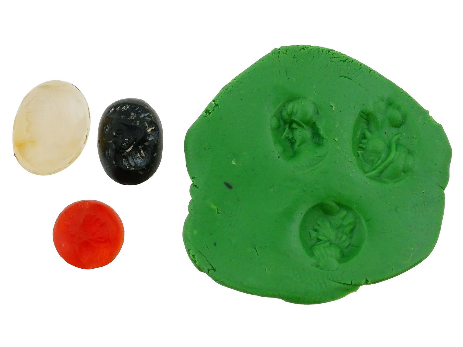 LOT OF ANCIENT MANNER CARVED GLASS INTAGLIO SEALS (1 of 7)