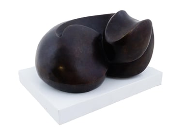 MODERNIST BRONZE SCULPTURE OF A CAT SIGNED