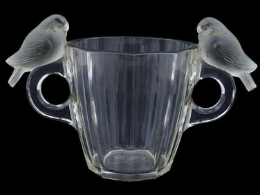 RENE LALIQUE PIGEONS CLEAR AND FROSTED GLASS VASE