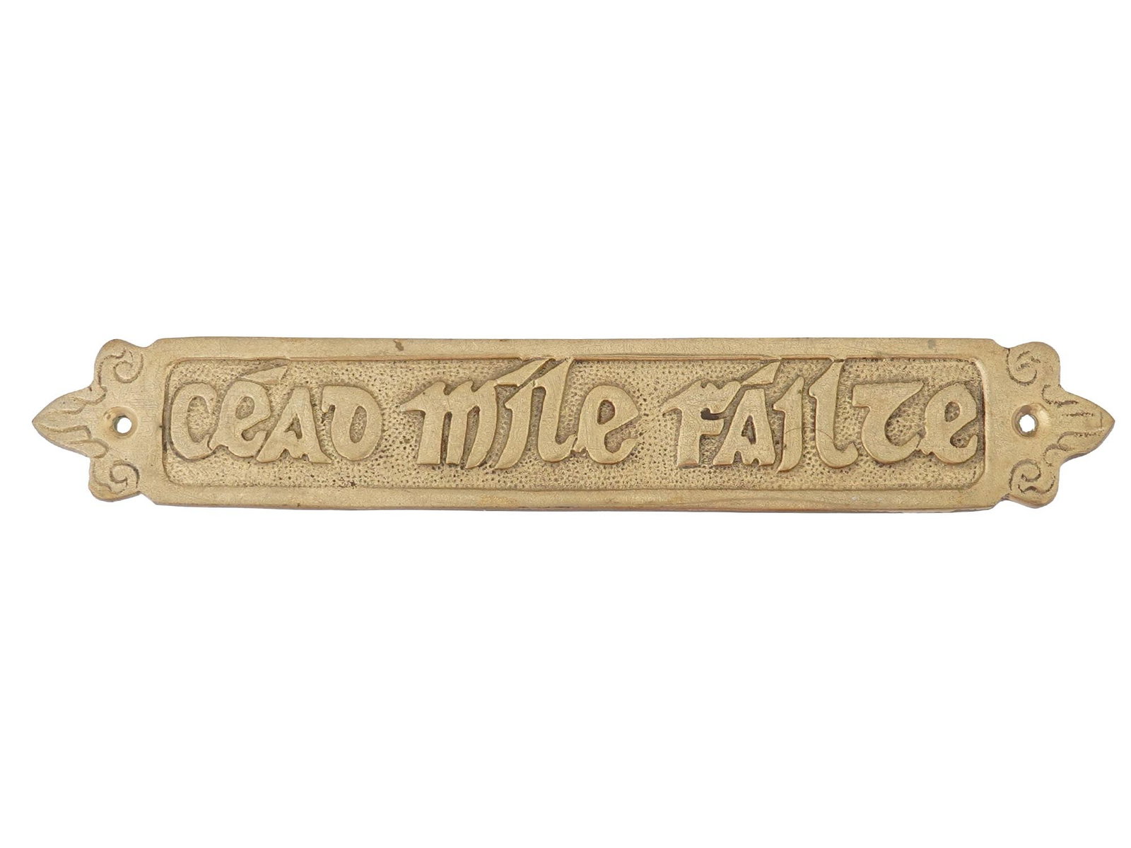 IRISH BRASS PLAQUE HUNDRED THOUSAND WELCOMES: An Irish brass plaque featuring the traditional Irish greeting Cead Mile Failte, meaning A Hundred Thousand Welcomes. Suitable for mounting on a door or wall, this piece carries a warm and inviting me