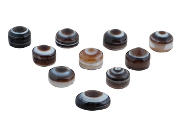 COLLECTION OF TEN EYE BANDED AGATE JEWELRY PENDANTS