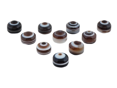 COLLECTION OF TEN EYE BANDED AGATE JEWELRY PENDANTS