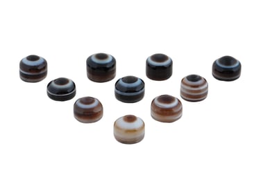 COLLECTION OF TEN EYE BANDED AGATE JEWELRY PENDANTS