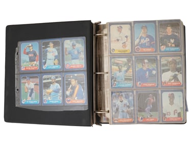 COLLECTION OF ASSORTED VINTAGE BASEBALL SPORTS CARDS