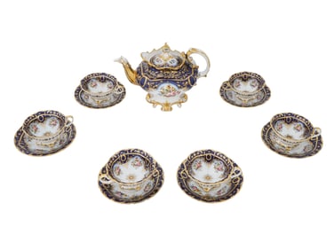 MID CENT GILT PORCELAIN TEA SERVICE FOR 6 PERSONS