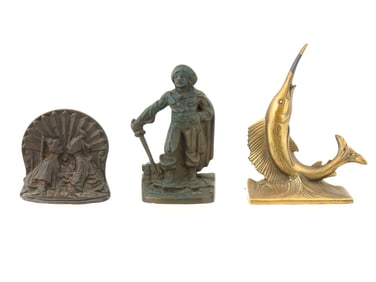 LOT OF ORIENTAL ART DECO MANNER SCULPTURAL BOOK ENDS