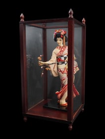 JAPANESE TRADITIONAL GEISHA DOLL IN DISPLAY BOX