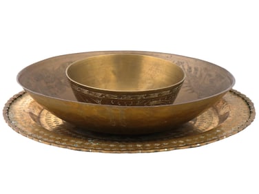 ANTIQUE CHINESE ETCHED BRASS BOWLS AND WALL TRAY