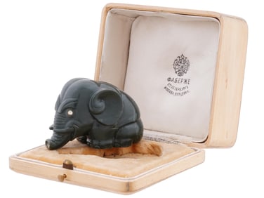 RUSSIAN FABERGE HAND CARVED JADE ELEPHANT FIGURE