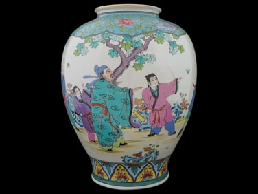CHINESE FAMILLE ROSE HAND PAINTED PORCELAIN VASE