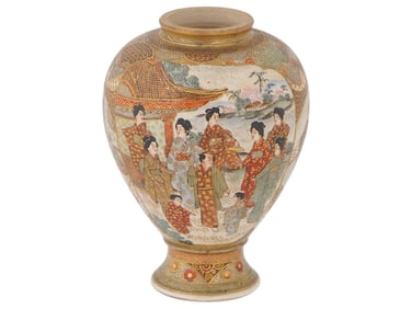 ANTIQUE JAPANESE MEIJI PERIOD SATSUMA PORCELAIN VASE