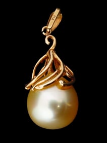 NATURAL PEARL MEDALLION IN 14K GOLD MOUNTING