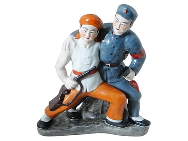 MID CEN PORCELAIN FIGURAL GROUP OF CHINESE GUARDS