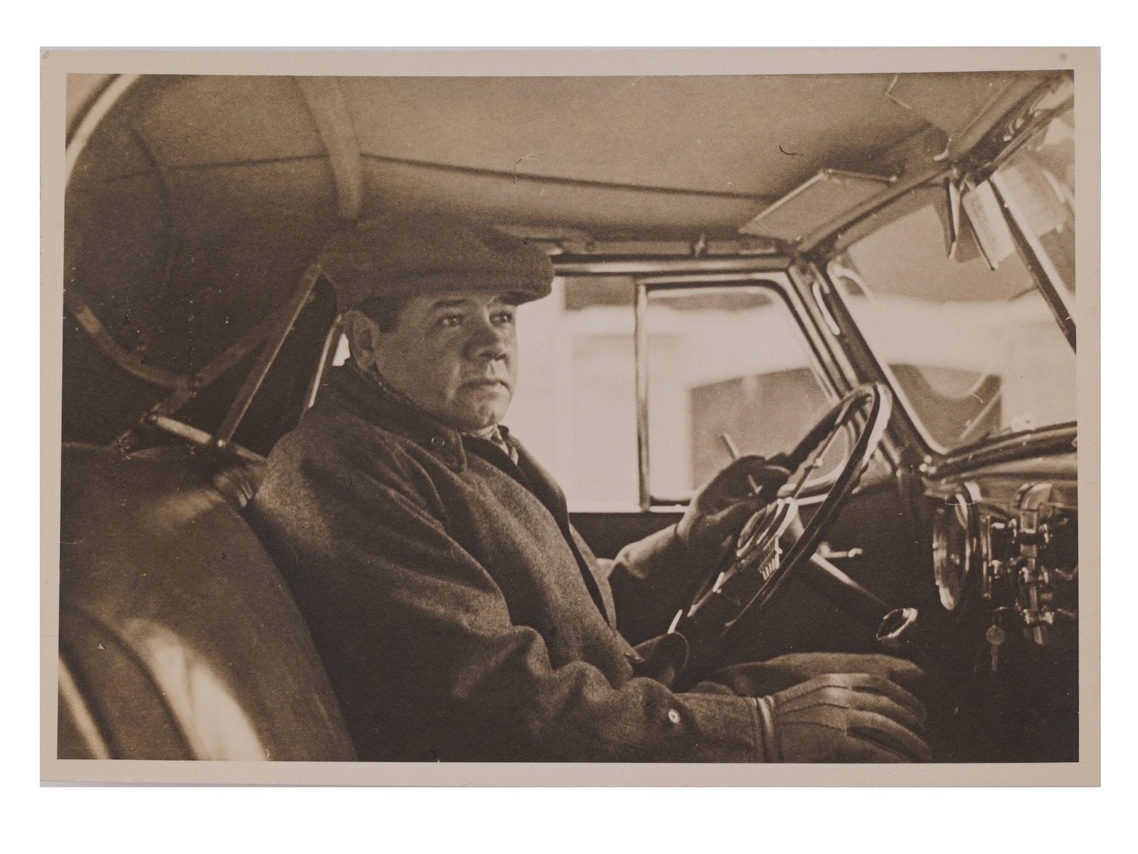 1930S BABE RUTH TYPE 1 SNAPSHOT PHOTOGRAPH (1 of 2)