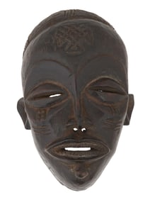 SMALL CENTRAL AFRICAN CHOKWE PEOPLE CARVED MASK