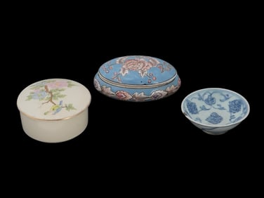 VINTAGE CHINESE PORCELAIN TRINKET BOXES MARKED