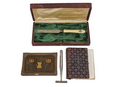 VARIED LOT OF ANTIQUE AND VINTAGE TRAVEL ACCESSORIES