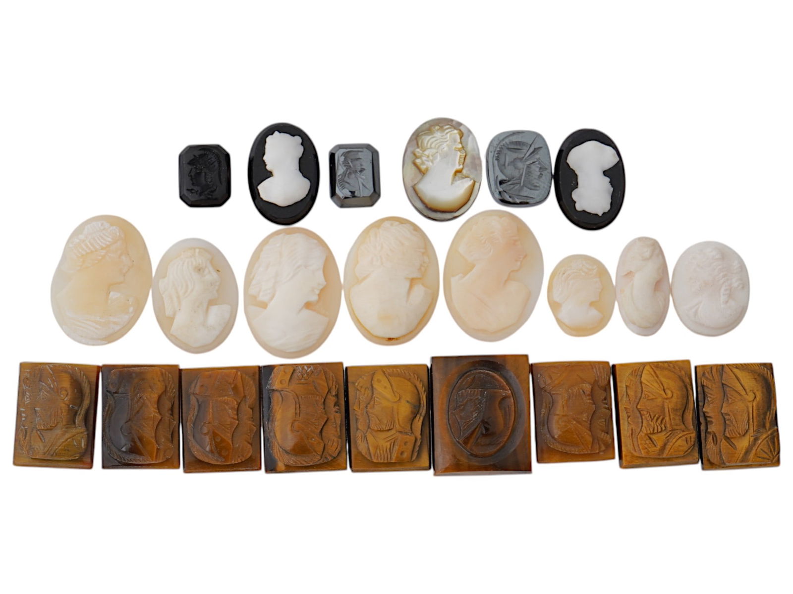 LOT OF ASSORTED PORTRAIT CARVED CAMEO MEDALLIONS (1 of 3)