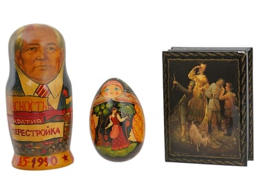VINTAGE RUSSIAN ITEMS MATRYOSHKA BOX AND TUMBLER TOY