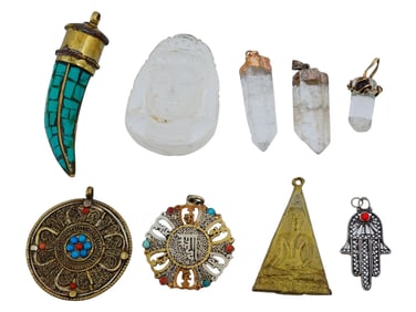 COLLECTION OF ASSORTED CARVED AMULETS AND TALISMANS