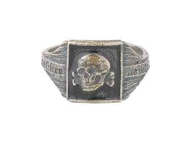 GERMAN WWII TYPE WAFFEN SS TOTENKOPF SILVER RING