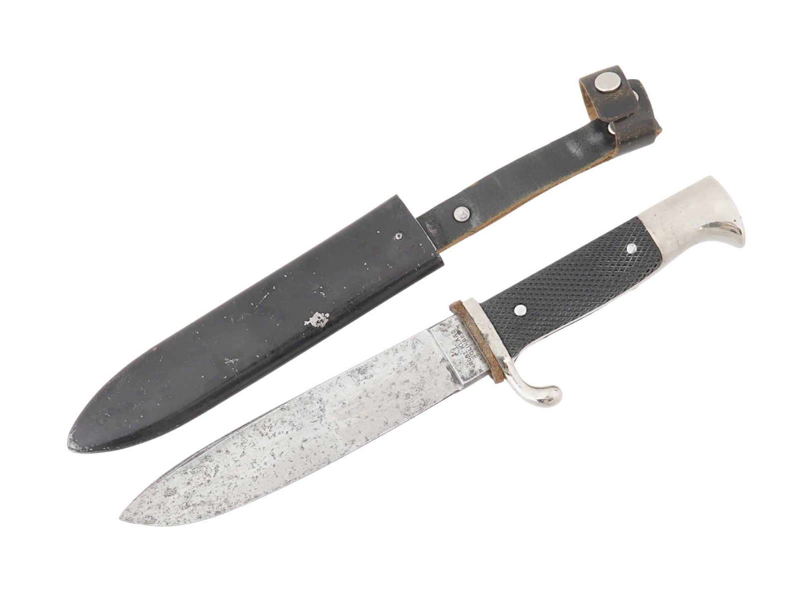 WWII NAZI GERMAN HITLER YOUTH DAGGER W SHEATH: A World War II Nazi German dagger. Stainless steel blade, marked Robert Klaas Solingen. Hitler Jugend emblem on the handle is missing. The dagger comes with a matching leather sheath. Historical Colle