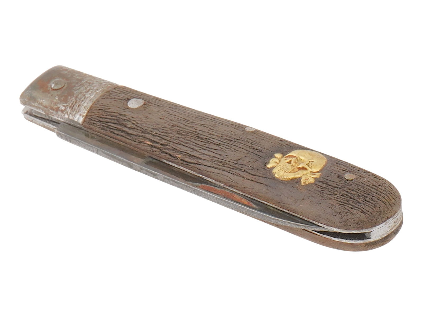 GERMAN WWII MODEL WAFFEN SS DIVISION POCKET KNIFE: A World War II model Nazi German stainless steel pocket knife with a wooden body. A totenkopf skull inlay on the handle. Marked RZM M7 27, and Puma Solingen, on the ricasso. Historical Collectables, W