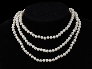 NECKLACE WITH CULTURED WHITE PEARLS