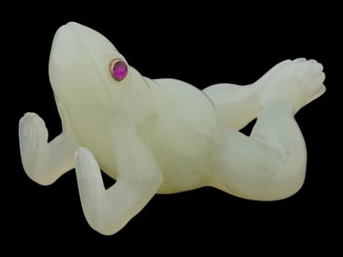 RUSSIAN CARVED BOWENITE GOLD AND RUBY FROG FIGURE