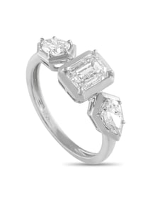 LB EXCLUSIVE 18K GOLD DIAMOND GEOMETRIC THREE-STONE RING