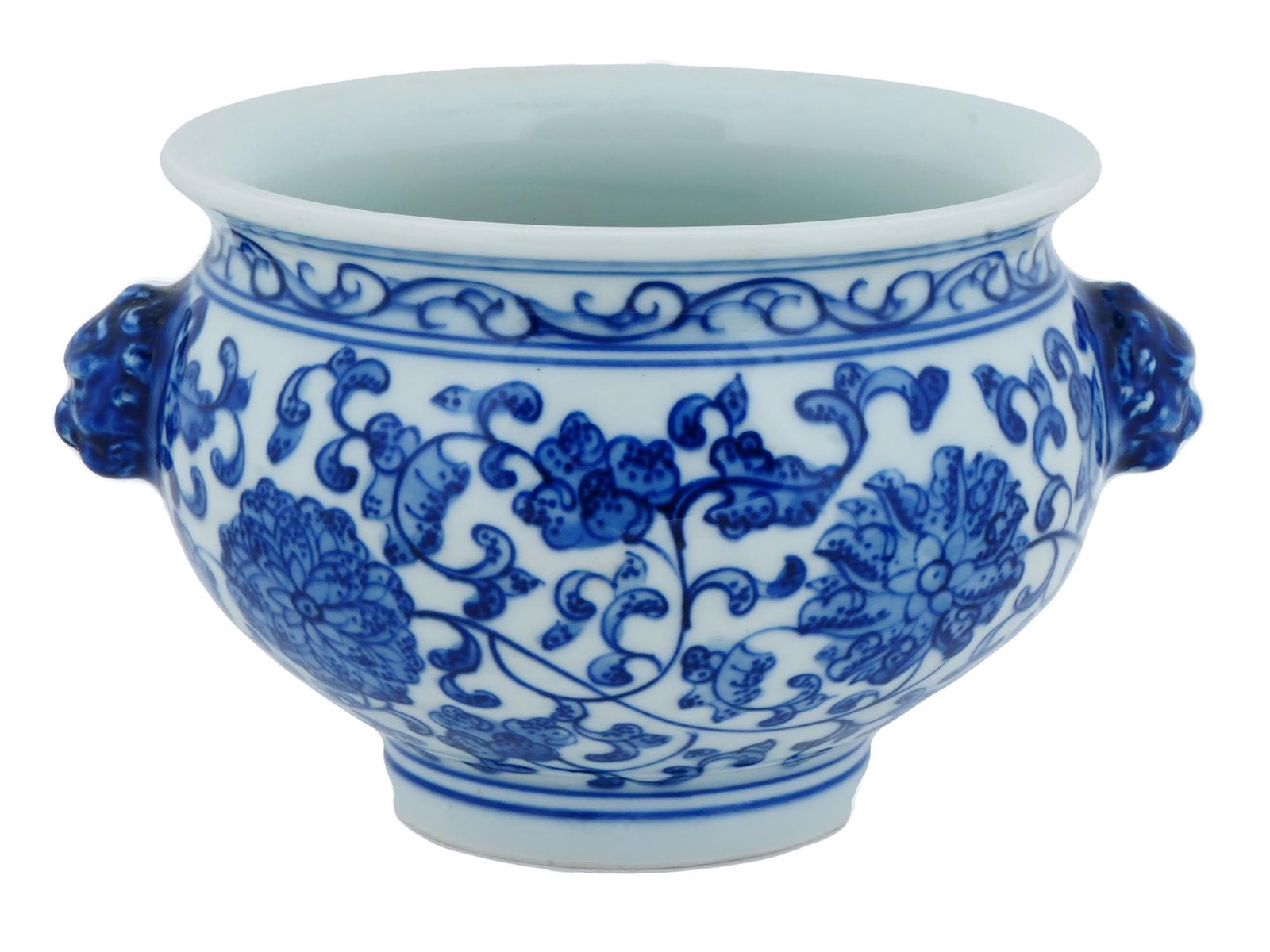ANTIQUE CHINESE QIANLONG BLUE WHITE PORCELAIN BOWL: An antique Chinese Qianlong blue and white porcelain bowl. The raised bowl is rounded, with a widened upper edge and two sculpted heads of mythical animals on the sides. It is richly painted along the