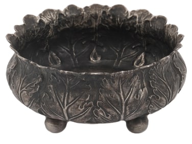 RUSSIAN 84 SILVER HAND CHISELED OAK LEAF BOWL